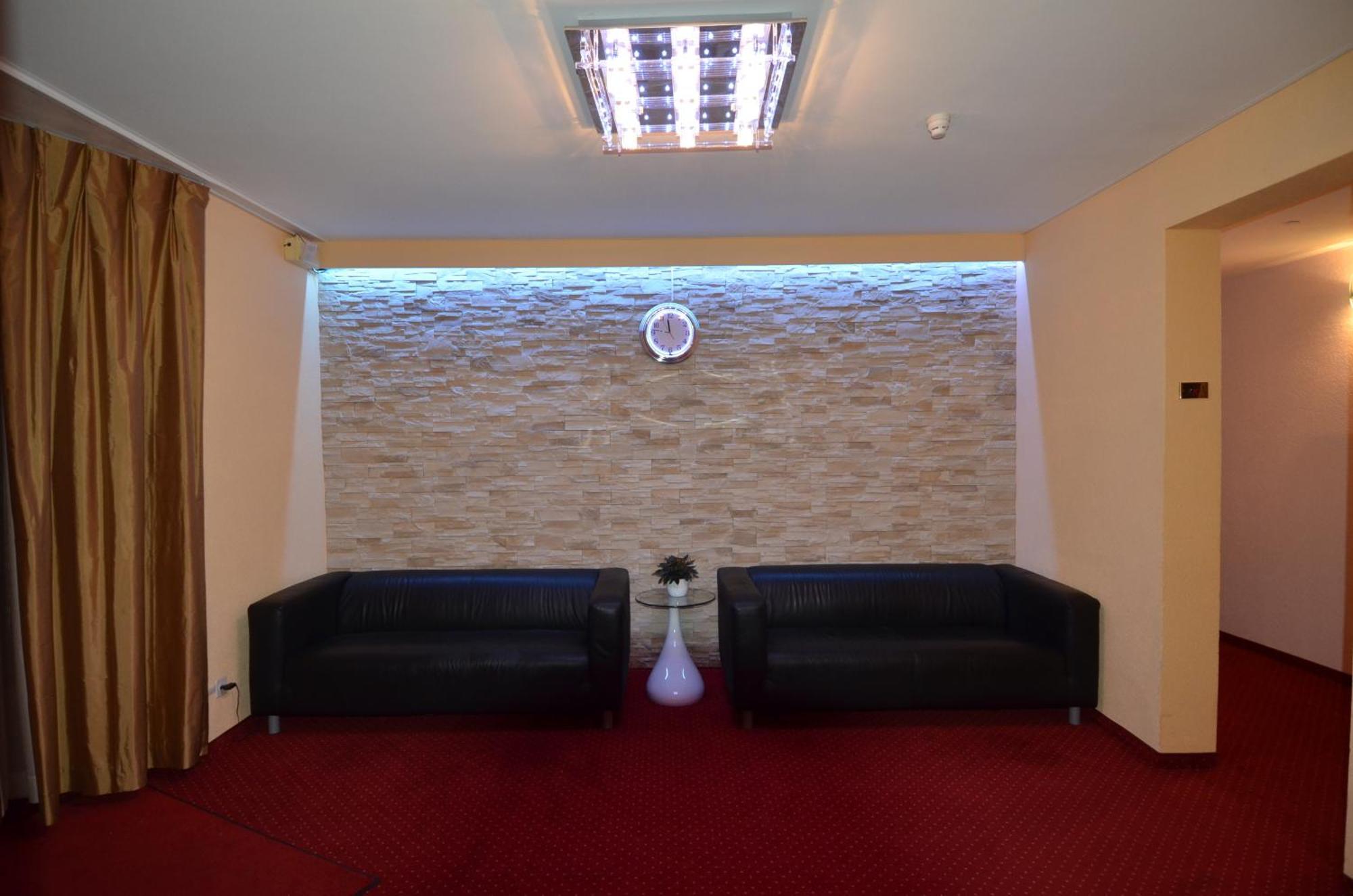 Beausite Hotel Крисие Екстериор снимка