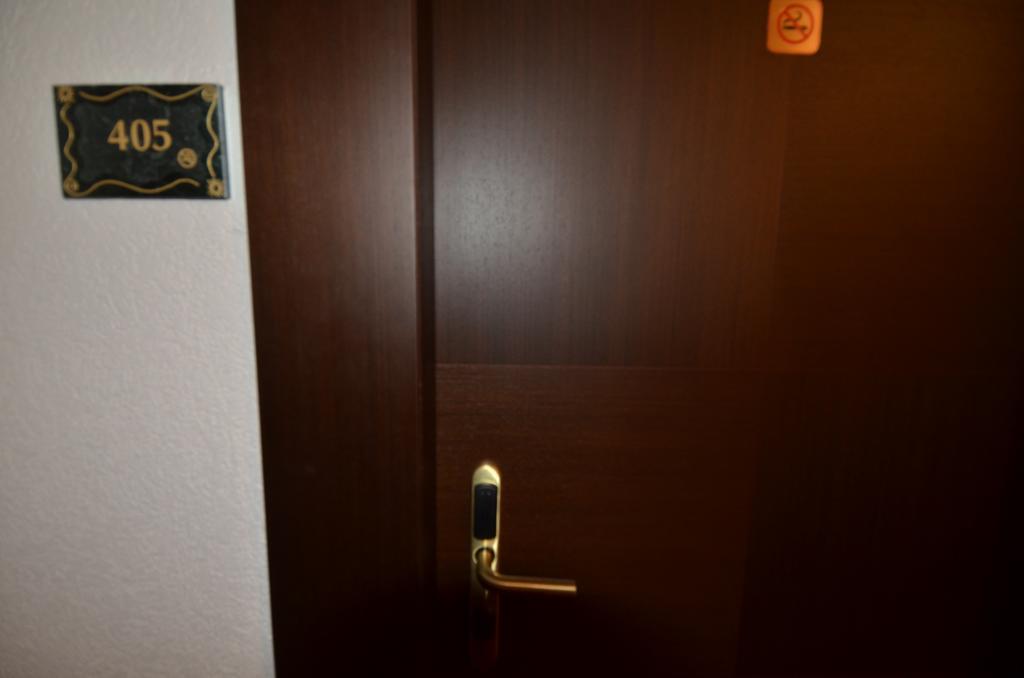 Beausite Hotel Крисие Екстериор снимка