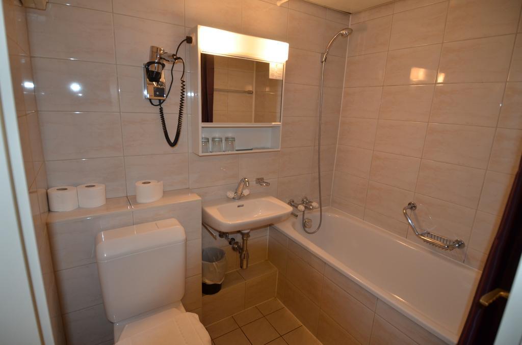 Beausite Hotel Крисие Екстериор снимка