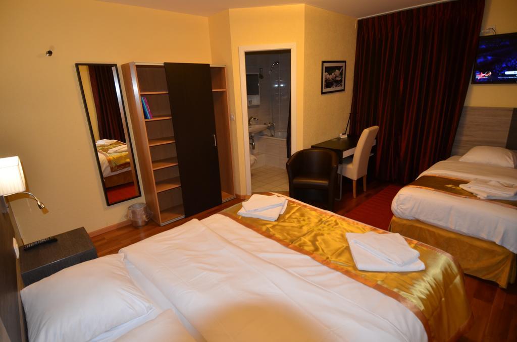 Beausite Hotel Крисие Екстериор снимка