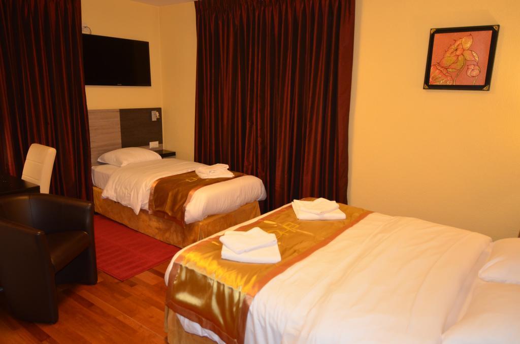 Beausite Hotel Крисие Екстериор снимка