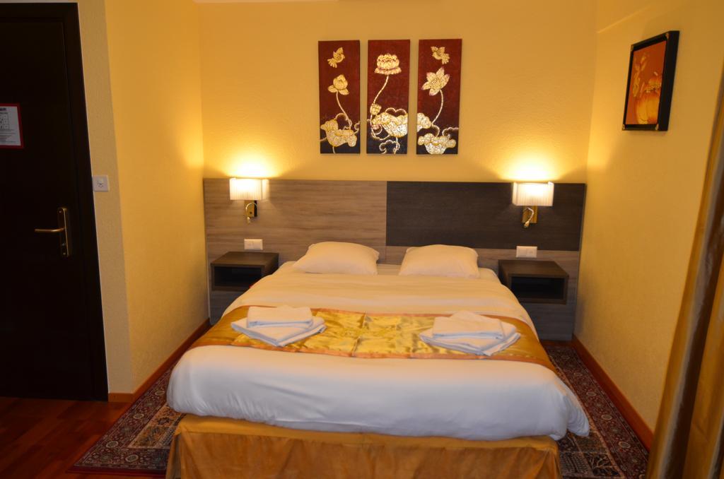 Beausite Hotel Крисие Екстериор снимка